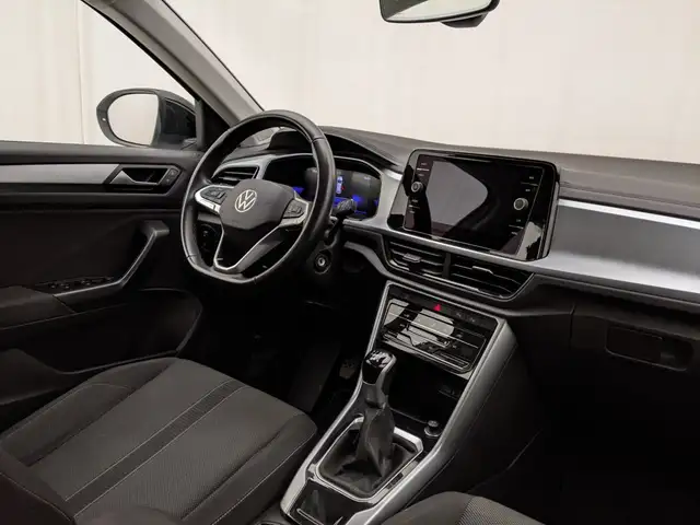 Volkswagen T-Roc view 6