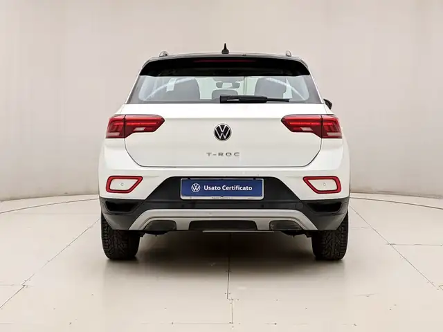 Volkswagen T-Roc view 5