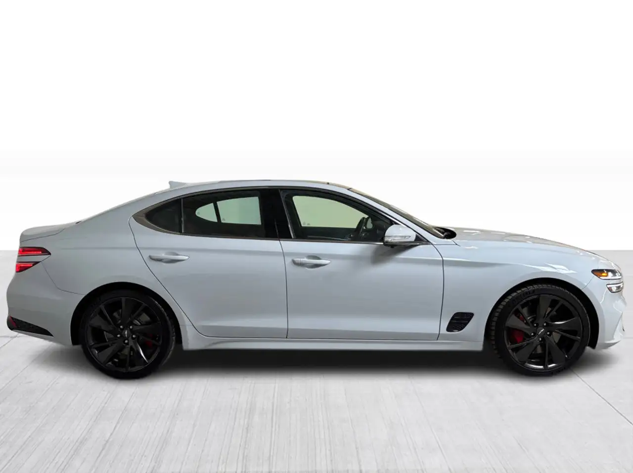 Genesis G70 photo Genesis G70