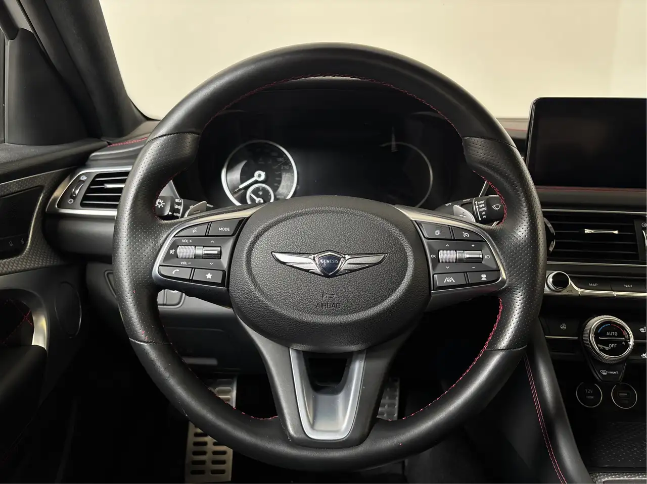 Genesis G70 photo Genesis G70