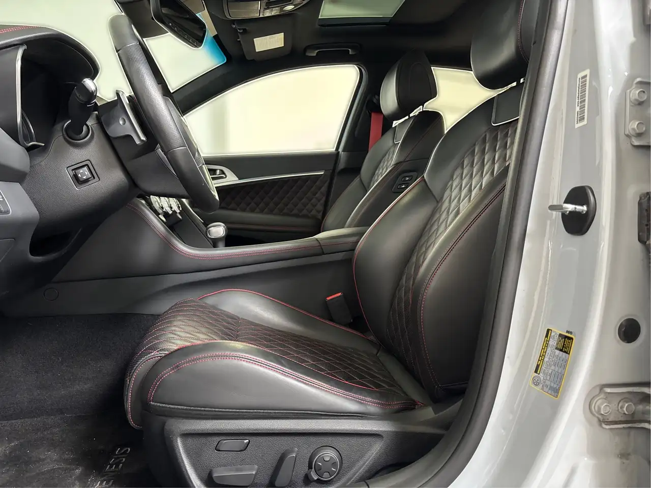 Genesis G70 photo Genesis G70