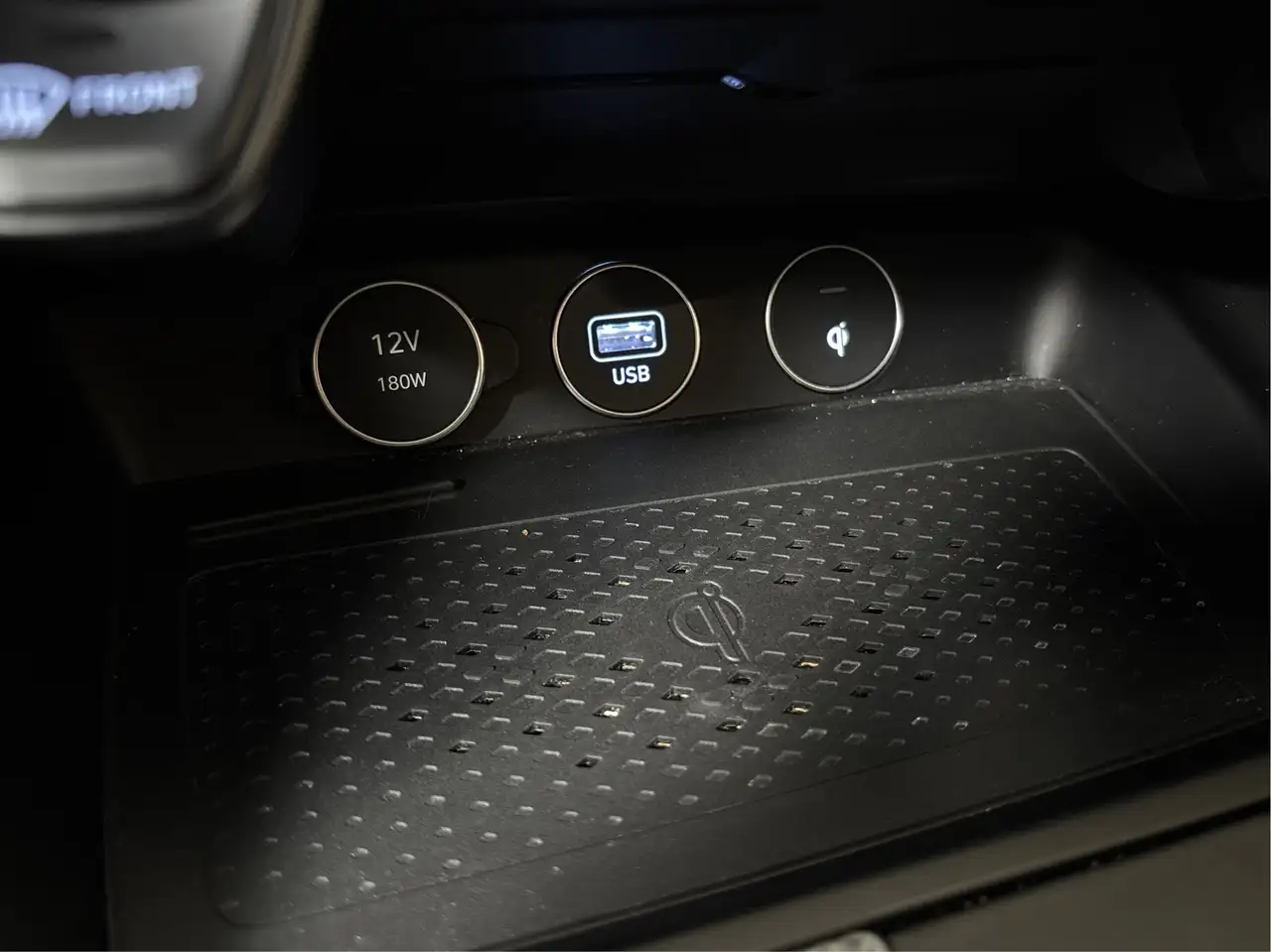 Genesis G70 photo Genesis G70
