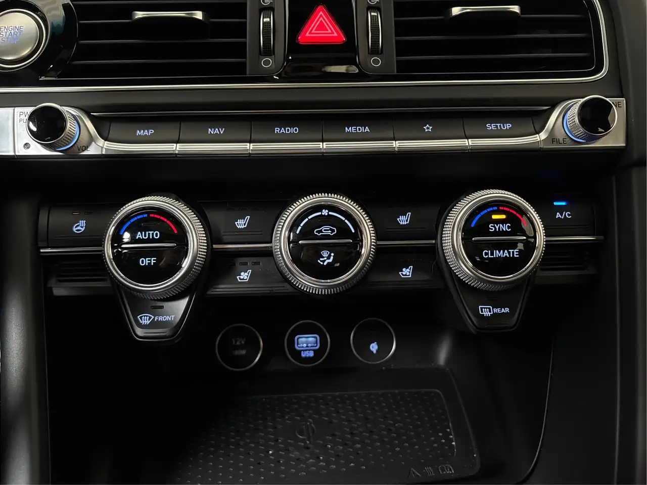 Genesis G70 photo Genesis G70