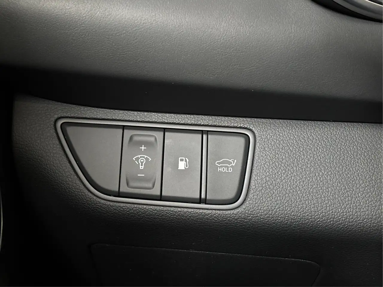Genesis G70 photo Genesis G70