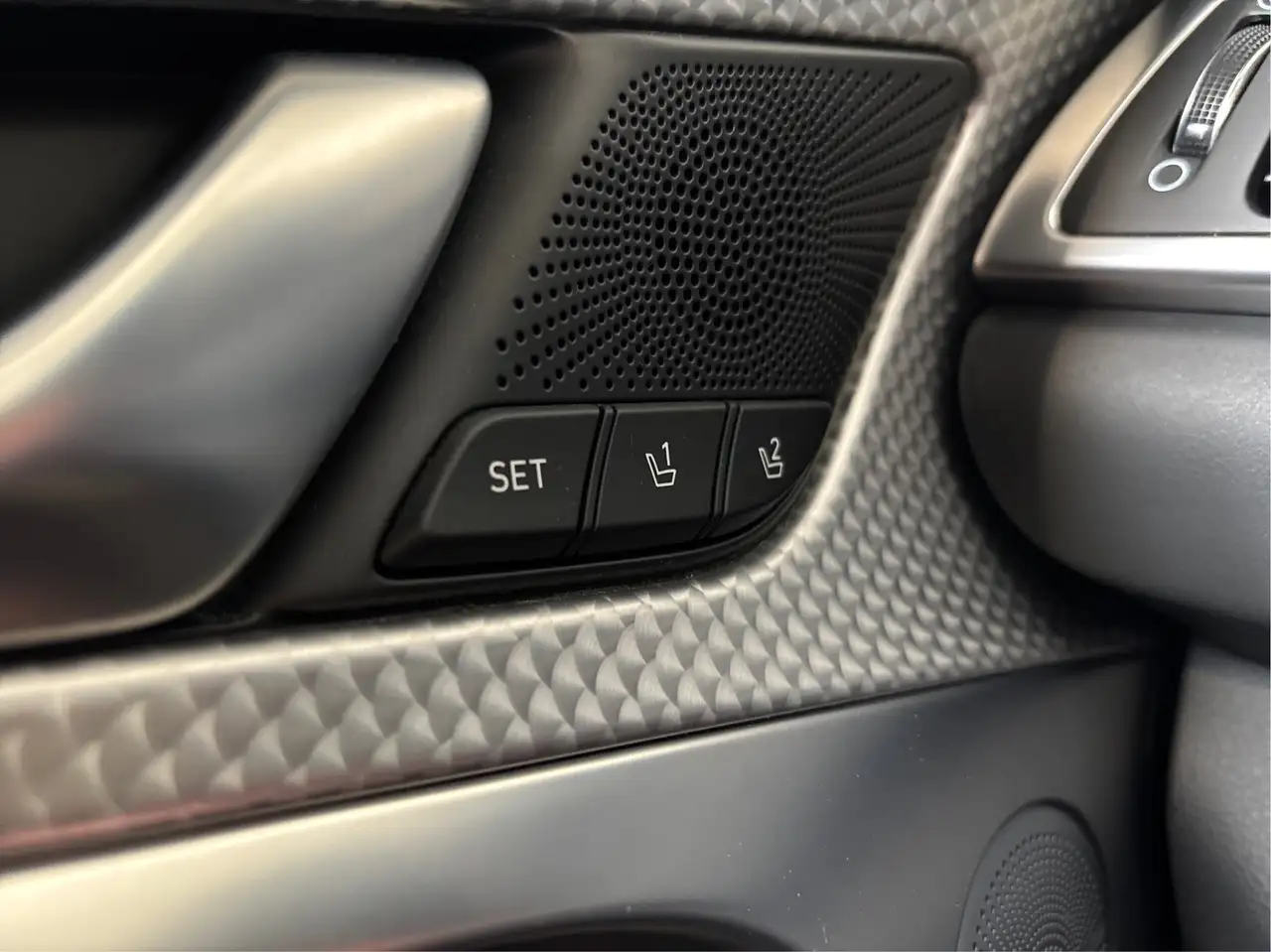 Genesis G70 photo Genesis G70