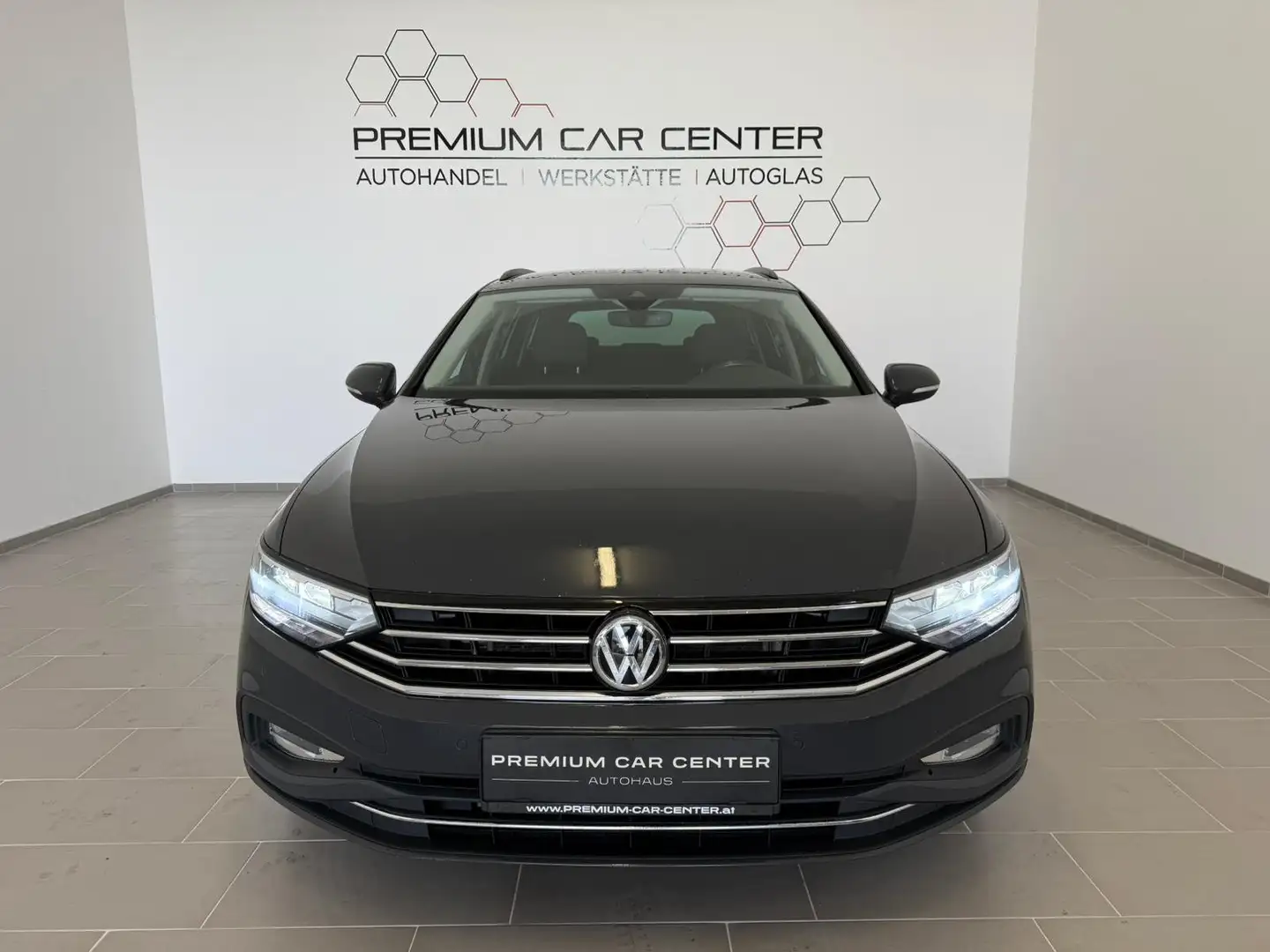 Volkswagen Passat Variant Business 2,0 SCR TDI DSG Voll-LED / Touch / Navi Grau - 2