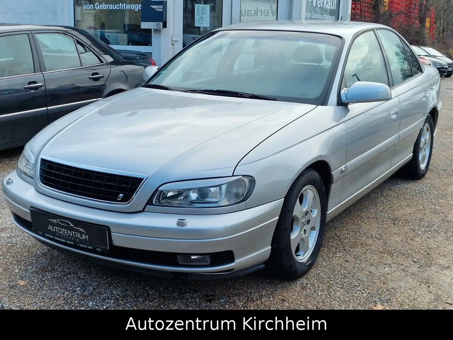Opel Omega 3.0 V6 EXECUTIVE Plateado - 1