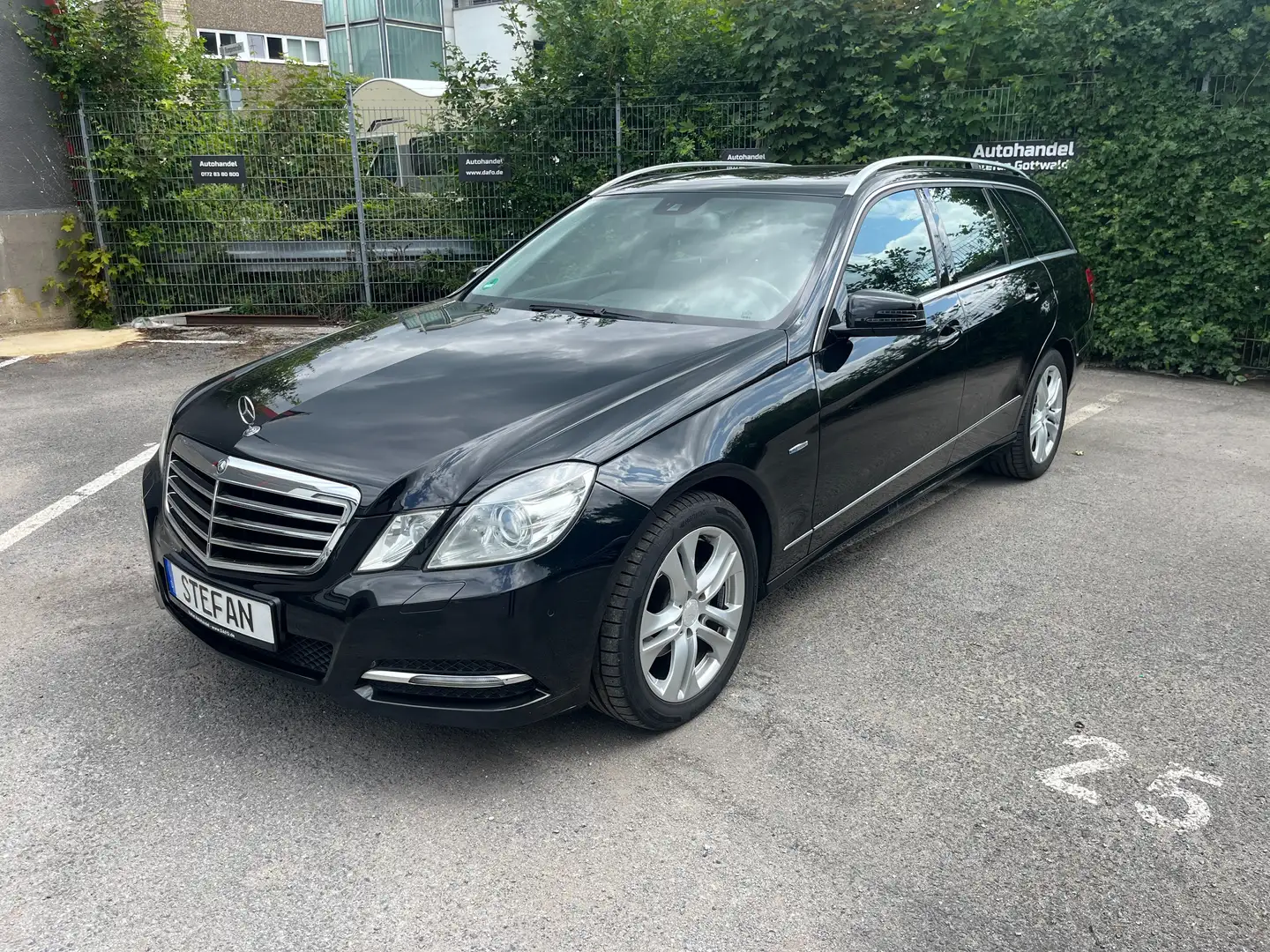 Mercedes-Benz E 200 T BlueEFFICIENCY Avantgarde, Klima, PDC,AHK,Sitzhz Nero - 1