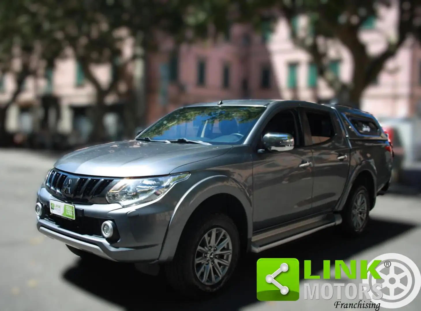 Mitsubishi L200 2.4 DI-D/154CV AWD Double Cab Inform Grau - 1