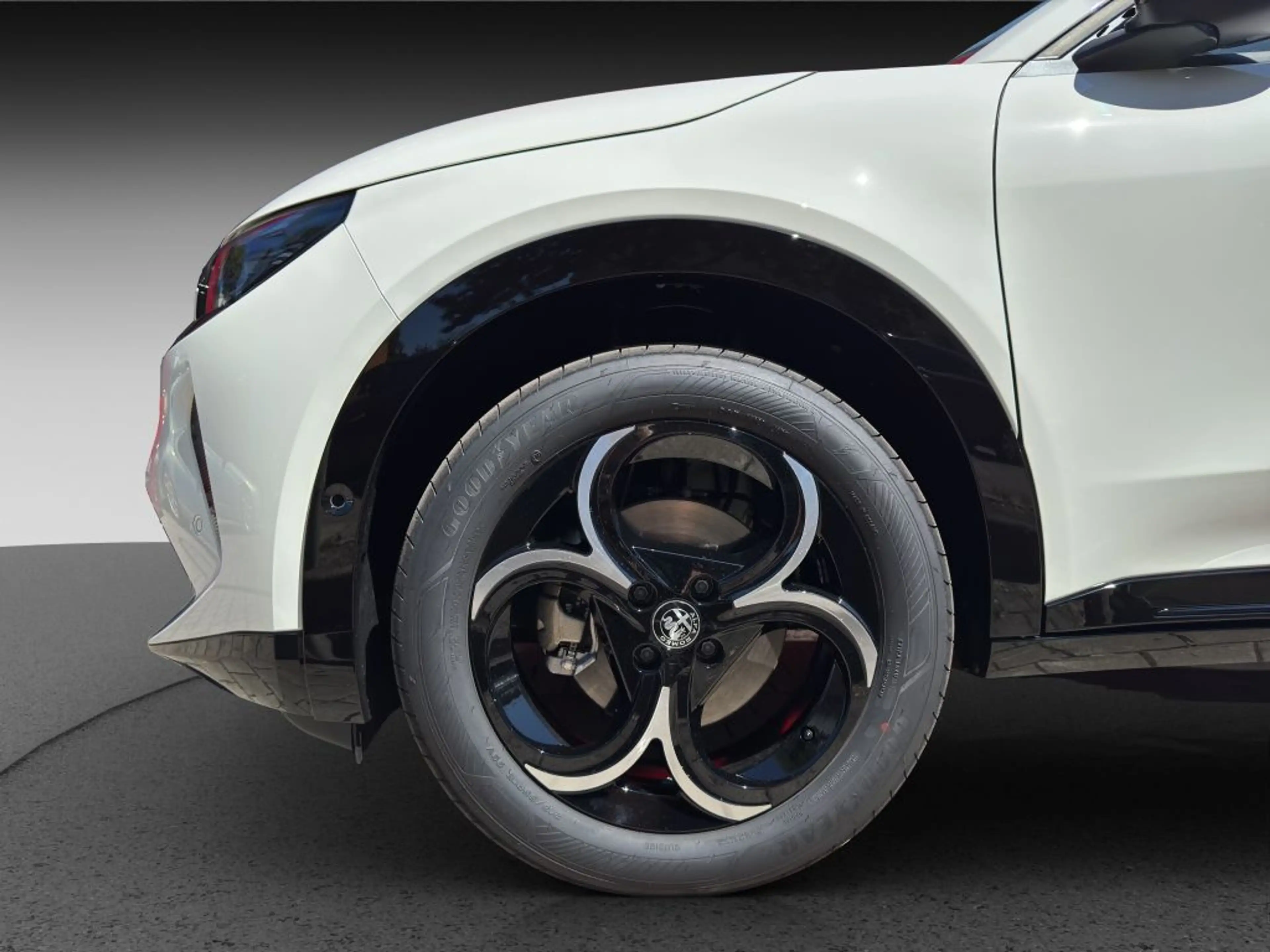 Alfa Romeo Junior JUNIOR ELETTRICA TI TECHNOLOGIEPAKET LED — photo 13