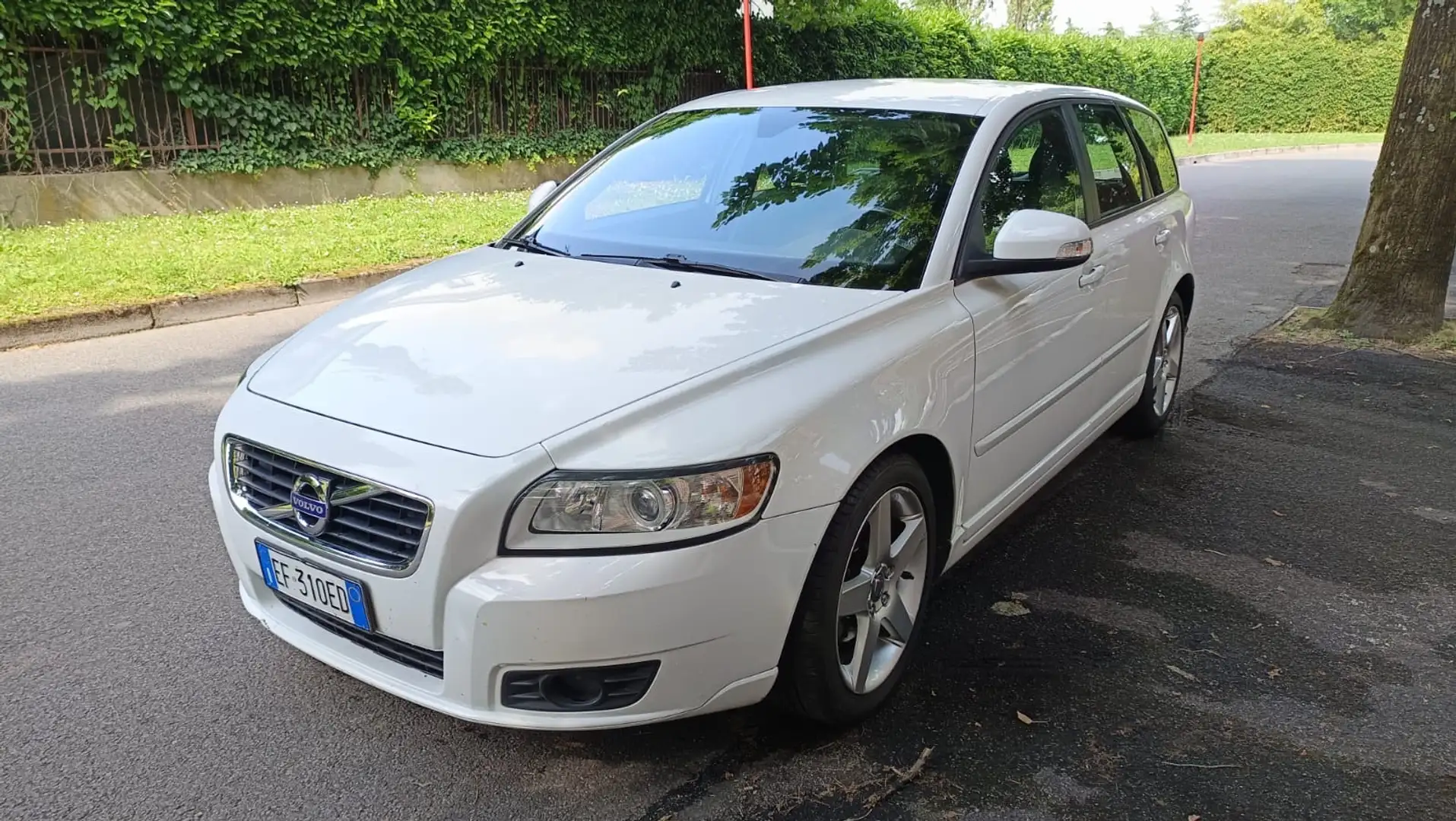 Volvo V50 D3 R-design Weiß - 1