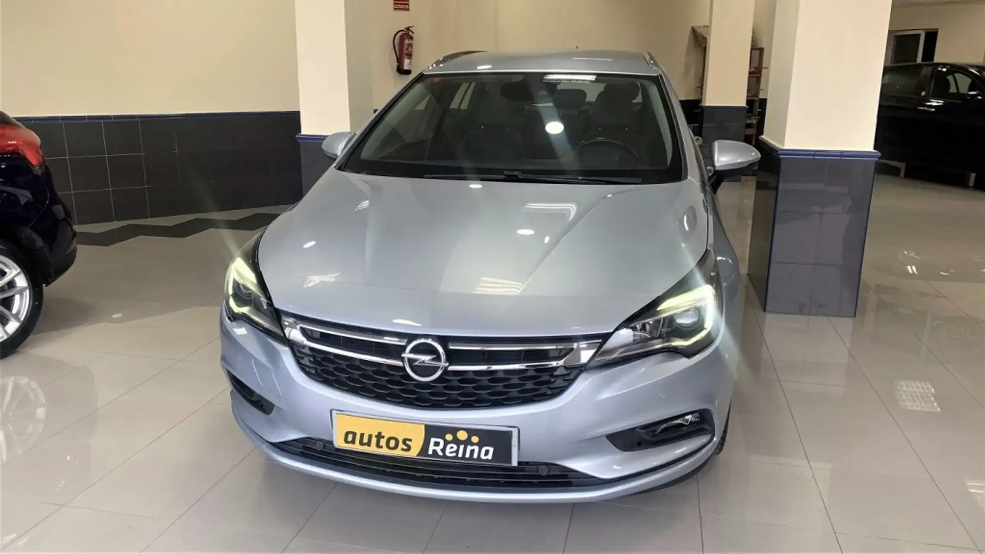 Opel Astra ST 1.6CDTi S/S Excellence 136 Silber - 1