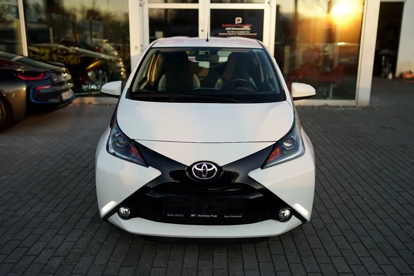 Toyota Aygo x-play Navi Kamera Klima Bluetooth Weiß - 2