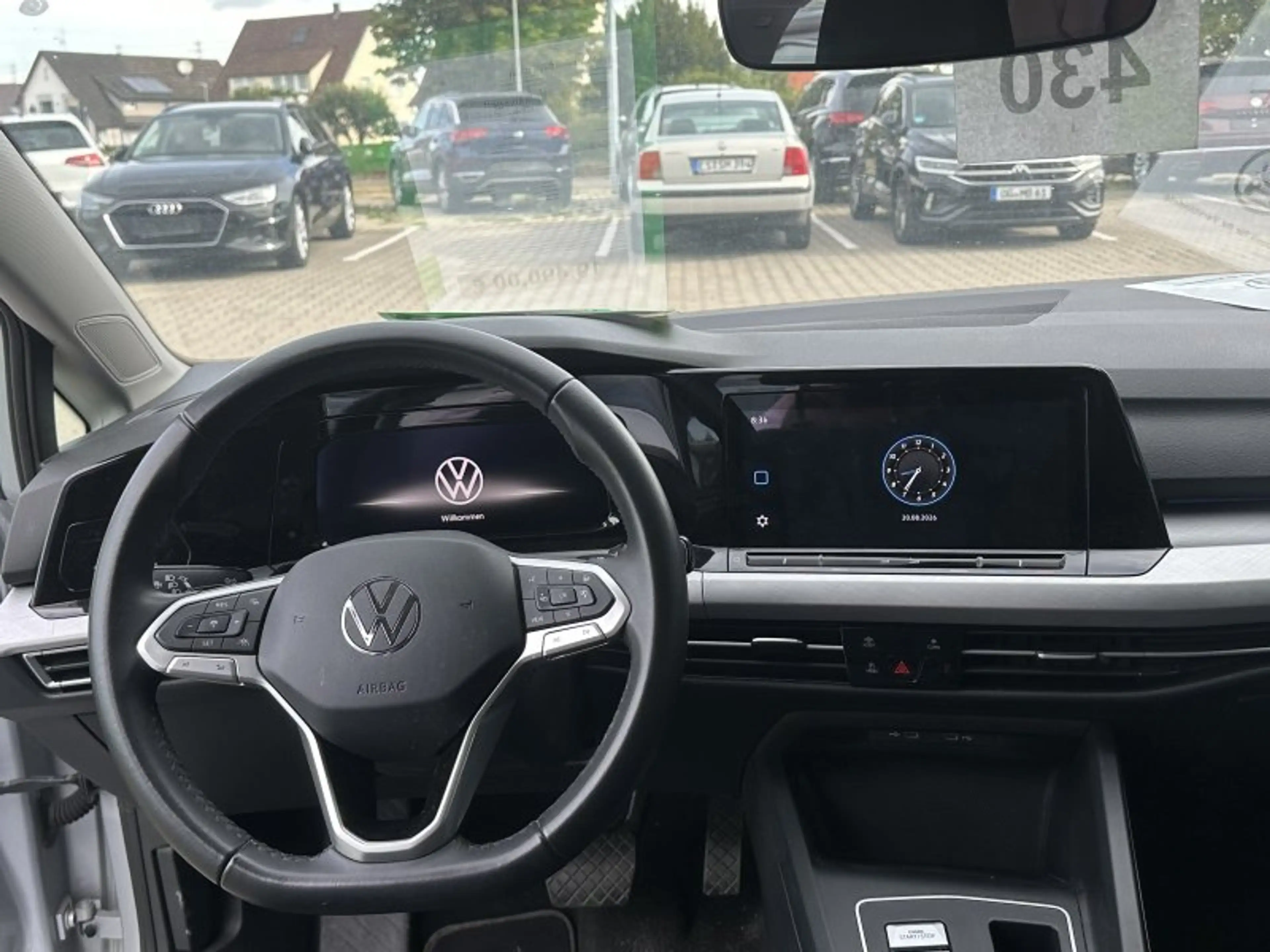 Volkswagen Golf VIII Variant 2.0 TDI Life DSG Navi LED Kamera ACC — photo 11