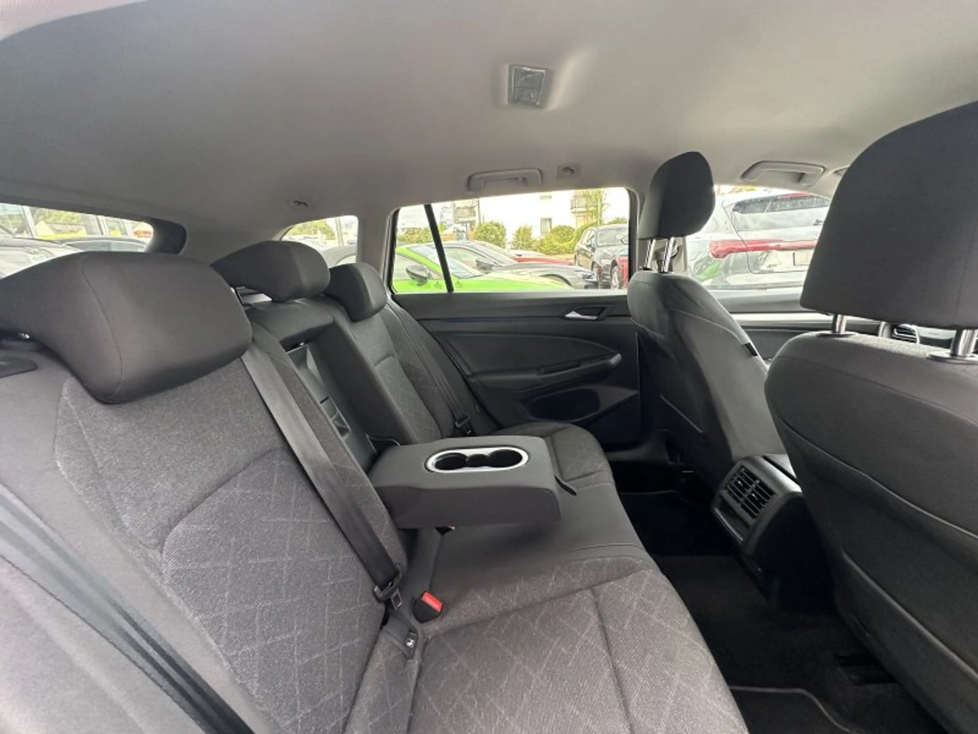 Volkswagen Golf VIII Variant 2.0 TDI Life DSG Navi LED Kamera ACC — photo 14
