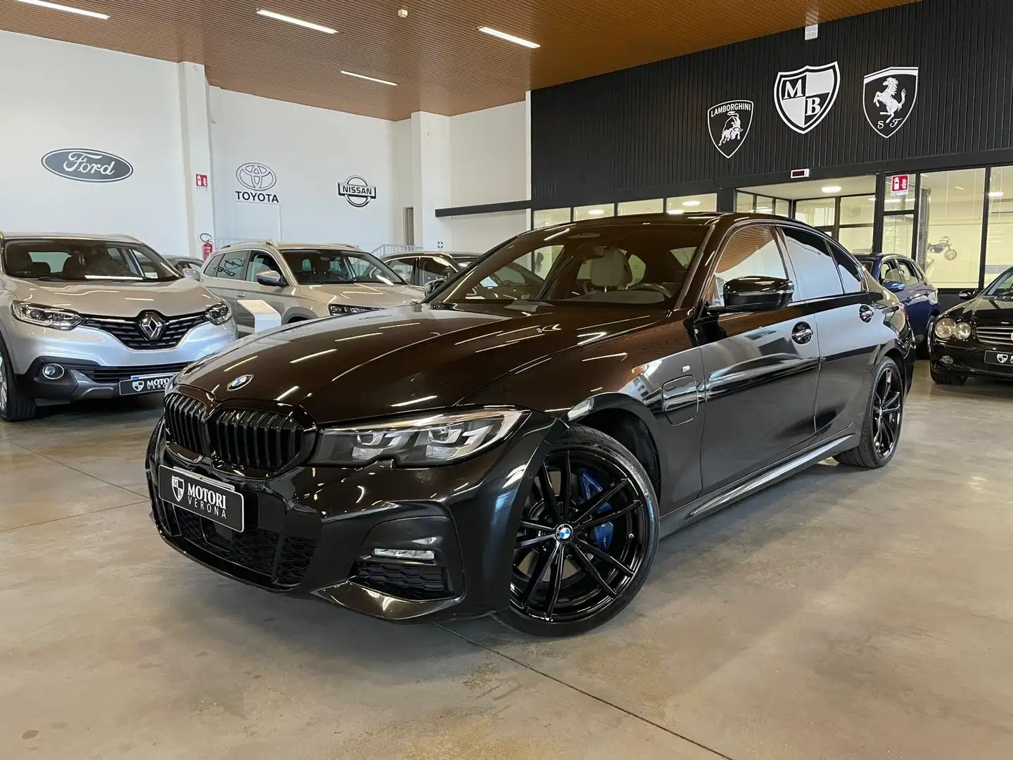BMW 330 Serie 3 G20 2020 Berlina 330e Msport auto Nero - 1