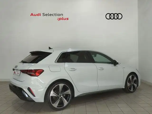 Audi A3 view 4