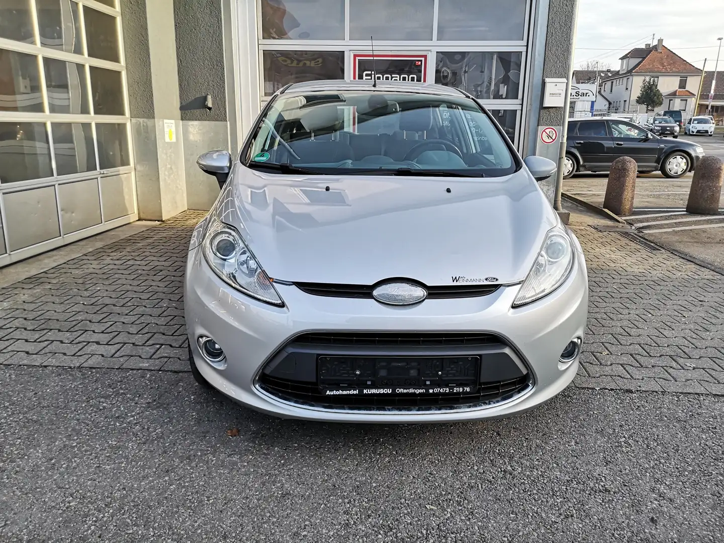 Ford Fiesta Titanium Silber - 2