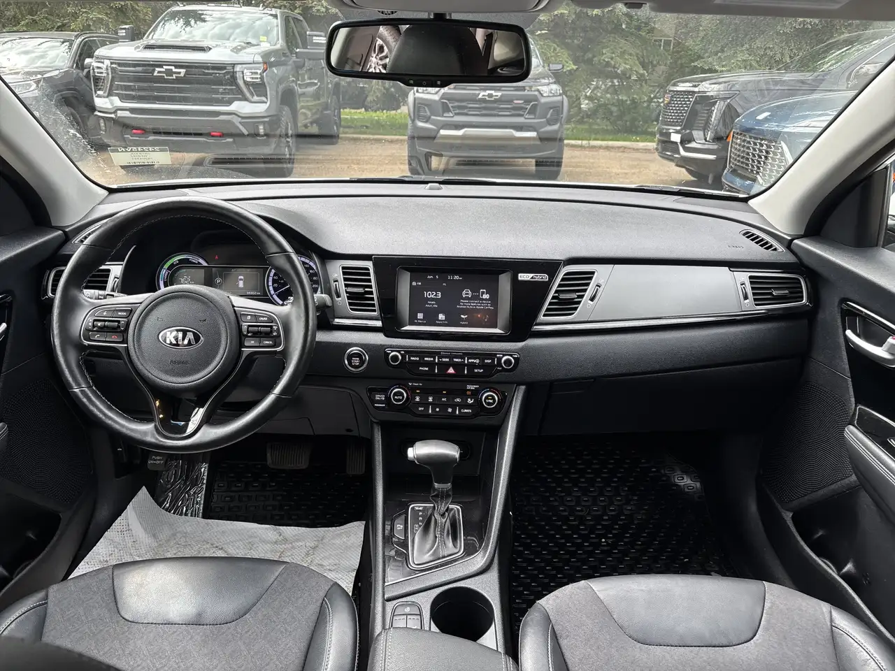 Kia Niro снимка Kia Niro