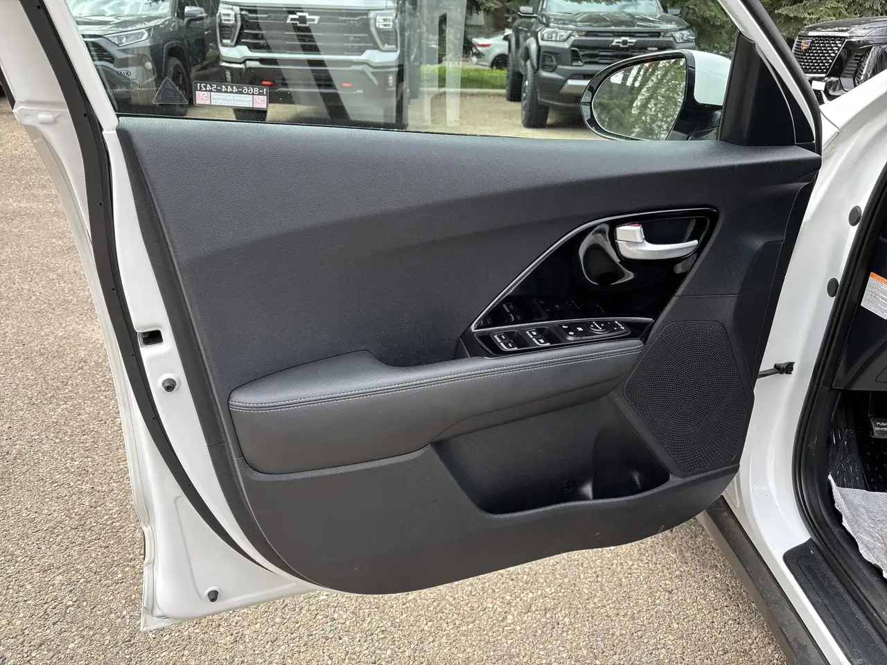 Kia Niro снимка Kia Niro