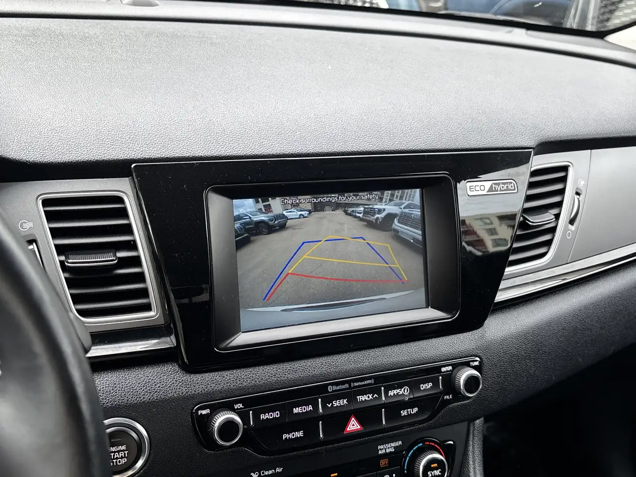 Kia Niro снимка Kia Niro