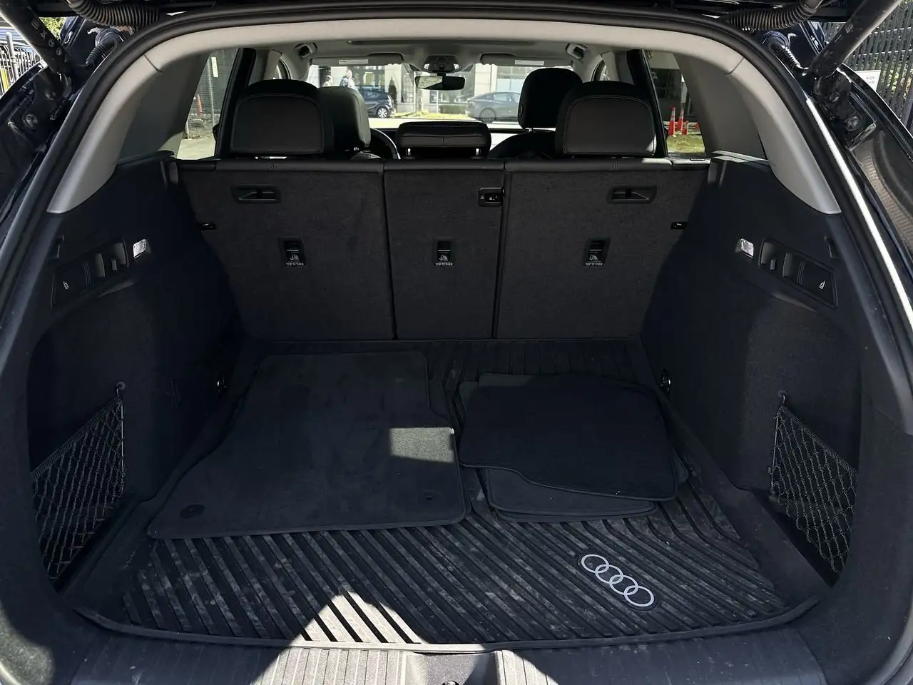 Audi Q6 e-tron снимка Audi Q6 e-tron