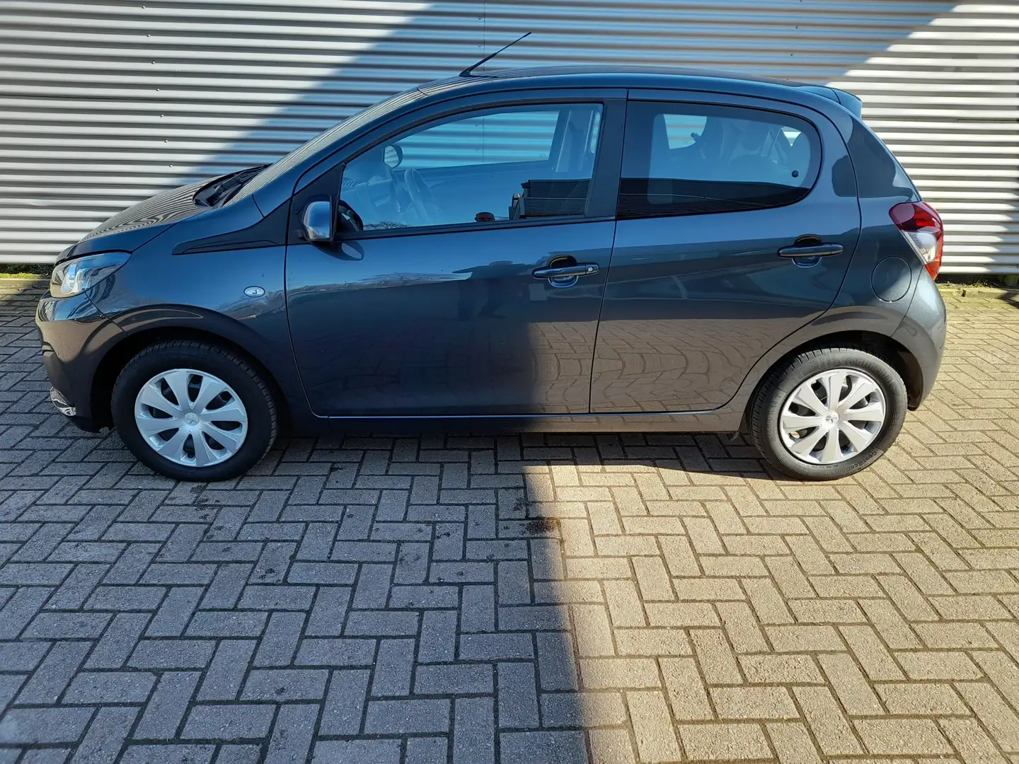 Peugeot 108 Automaat! Active | Airco | Camera | Mistlampen voo Gris - 2