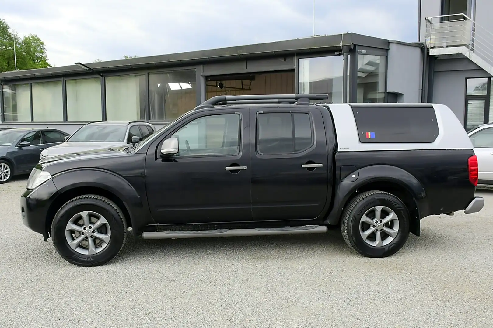 Nissan Navara Navara Platinum Double Cab Evo 2,5 dCi 4x4 Aut... Schwarz - 1