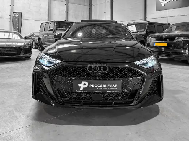 Audi RS3 Sportback 2.5 TFSI quattro/Pano/19/Schalen/360°/SO