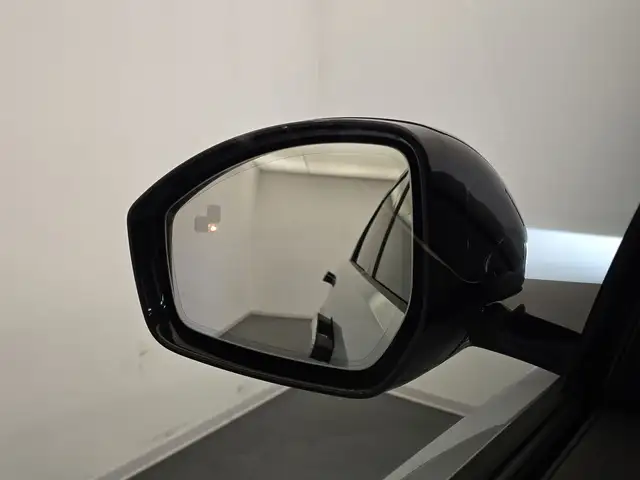 Land Rover Range Rover Evoque view 13