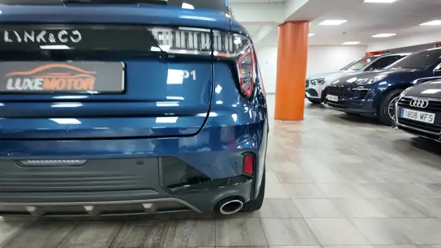 Lynk & Co 01 view 17