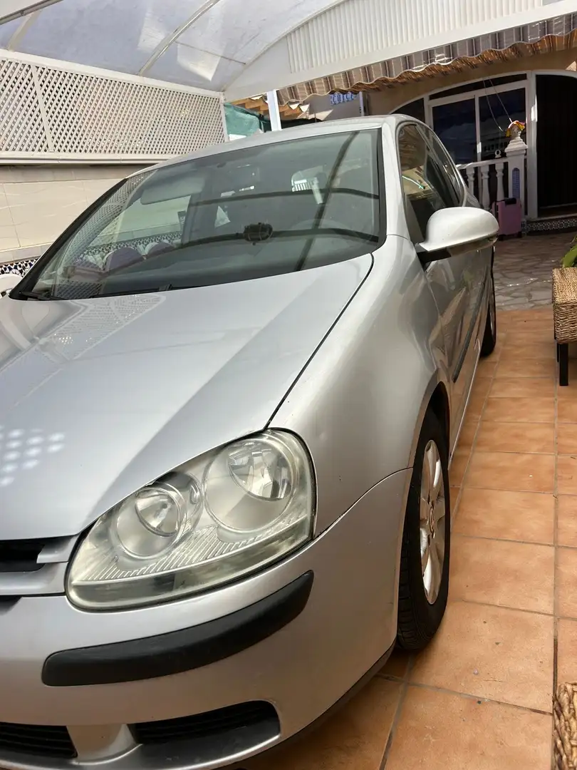 Volkswagen Golf 1.9TDI Trendline 105 - 1