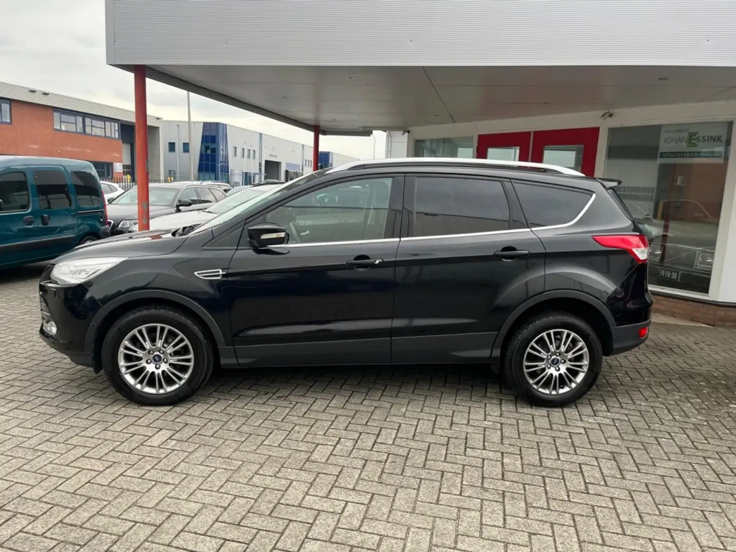 Ford Kuga 1.6 150PK EcoBoost Titanium NIEUWE DISTRIBUTIERIEM Zwart - 2