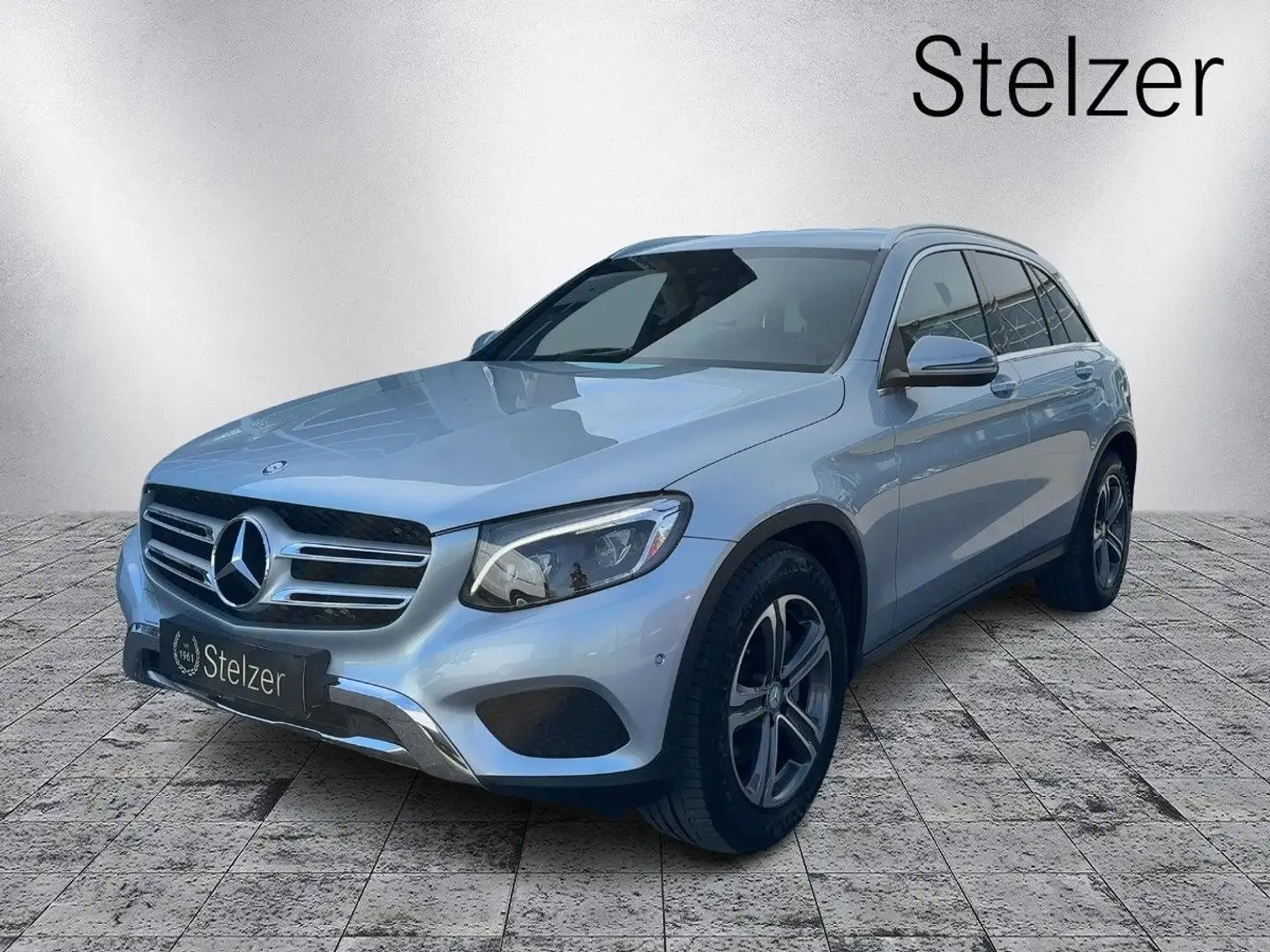 Mercedes-Benz GLC 220 d 4MATIC PTS Shz Navi LED AIR eHeck AHV Silber - 1