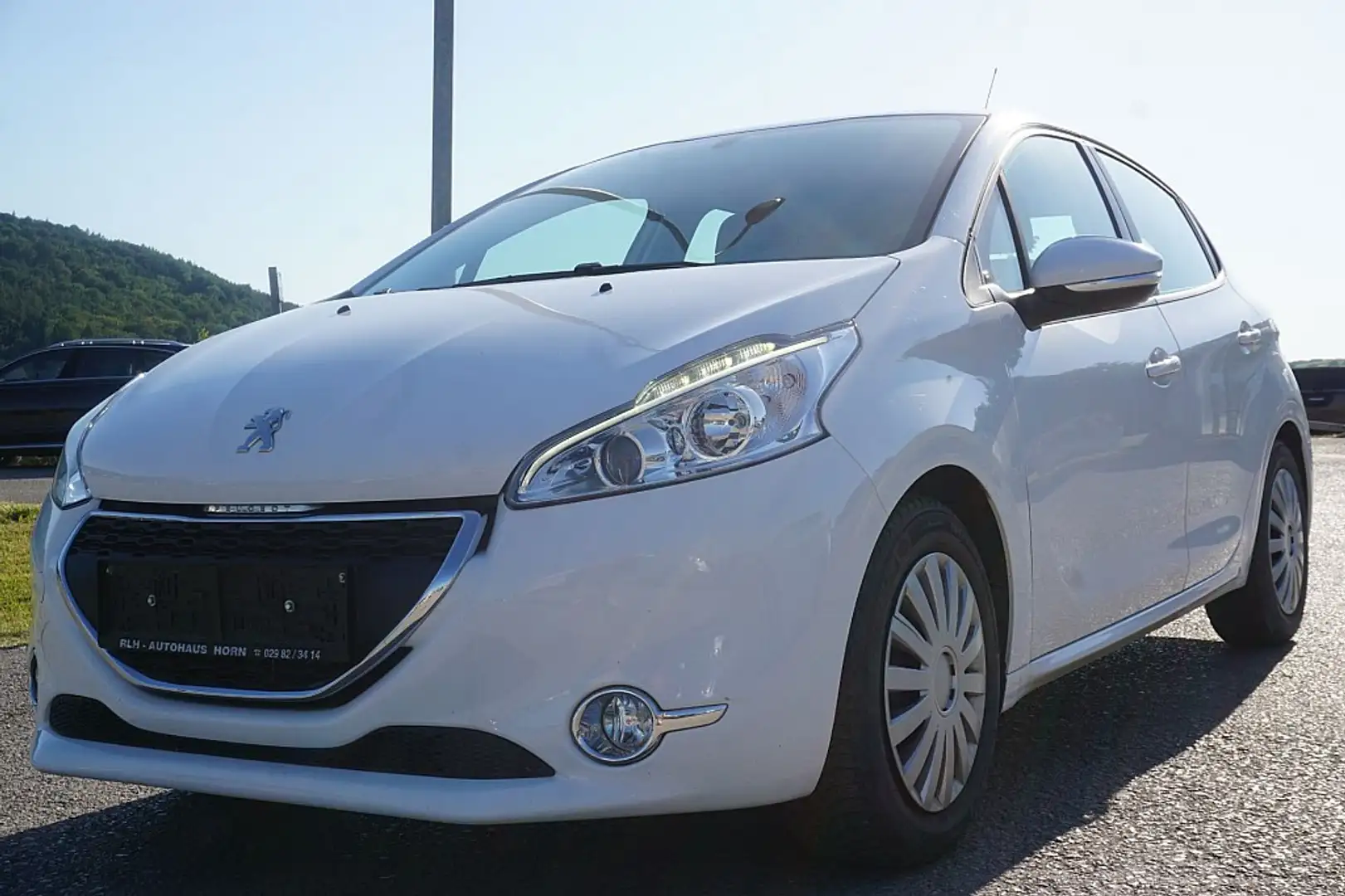 Peugeot 208 Active 1,2 VTi 82 Weiß - 2