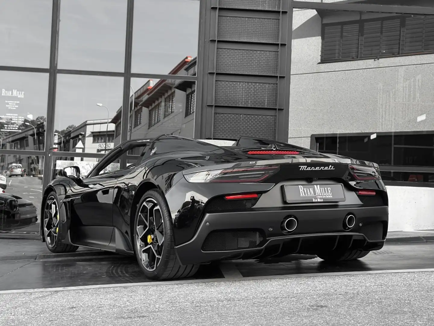 Maserati MC20 Cielo Negro - 2