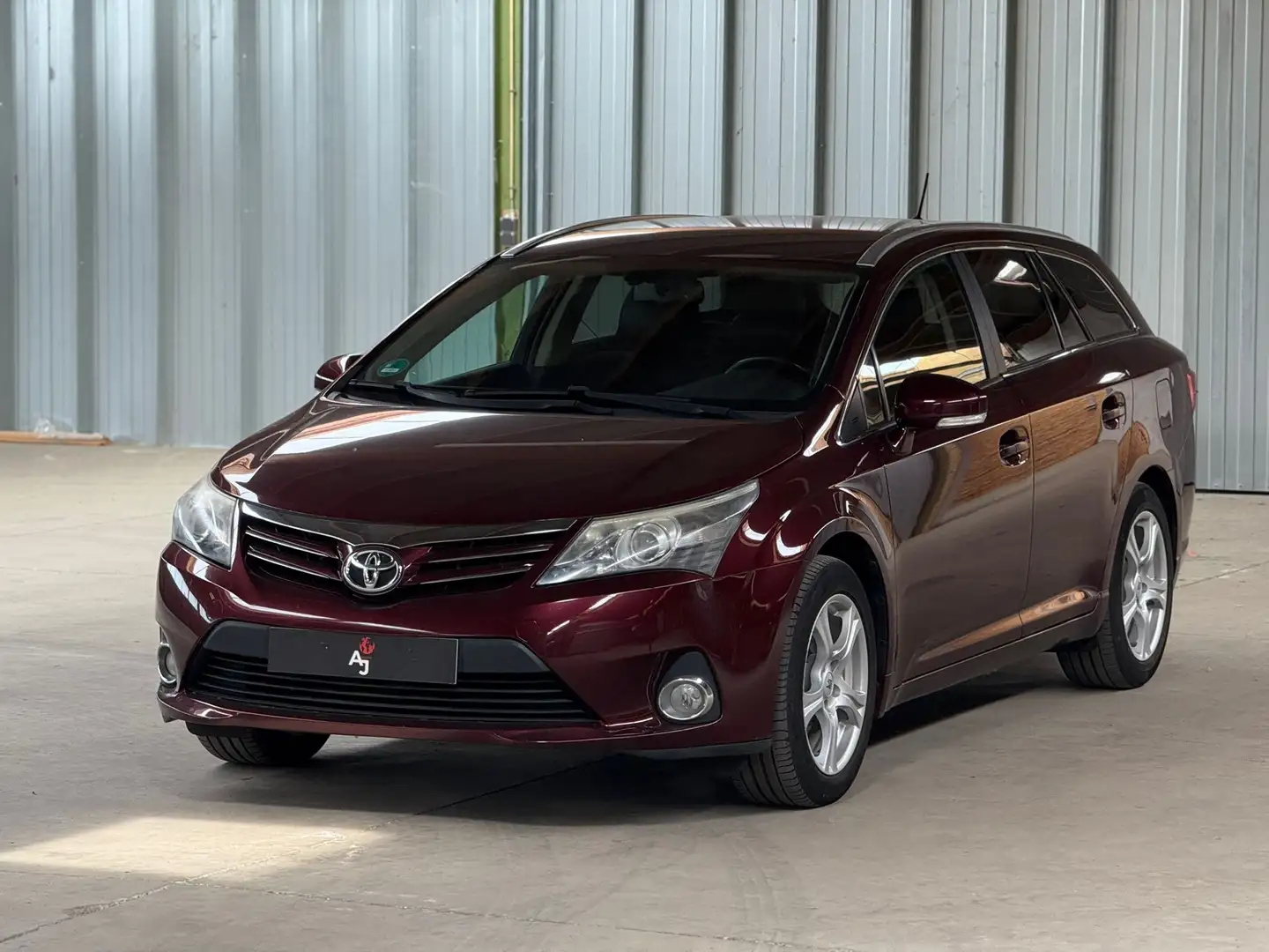 Toyota Avensis SW 1.8i Executive II Paars - 1