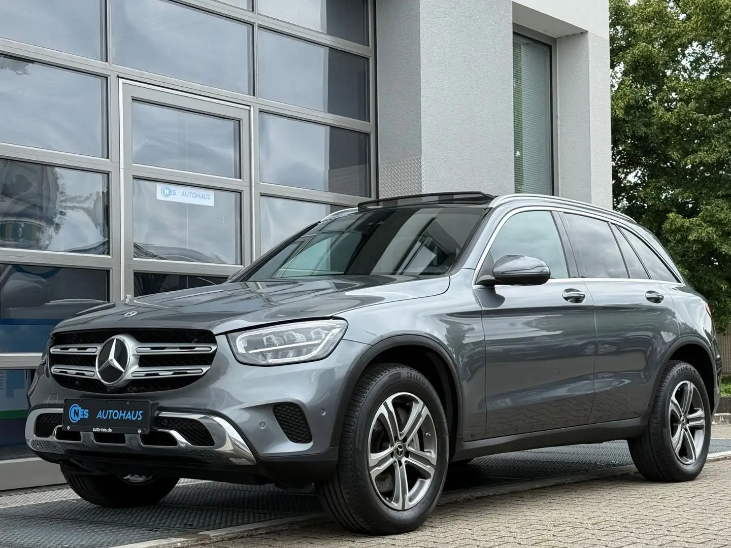 Mercedes-Benz GLC 300 e 4M*9G*ACC*PANO*AMG*360*BURMESTER*LED* Gris - 1