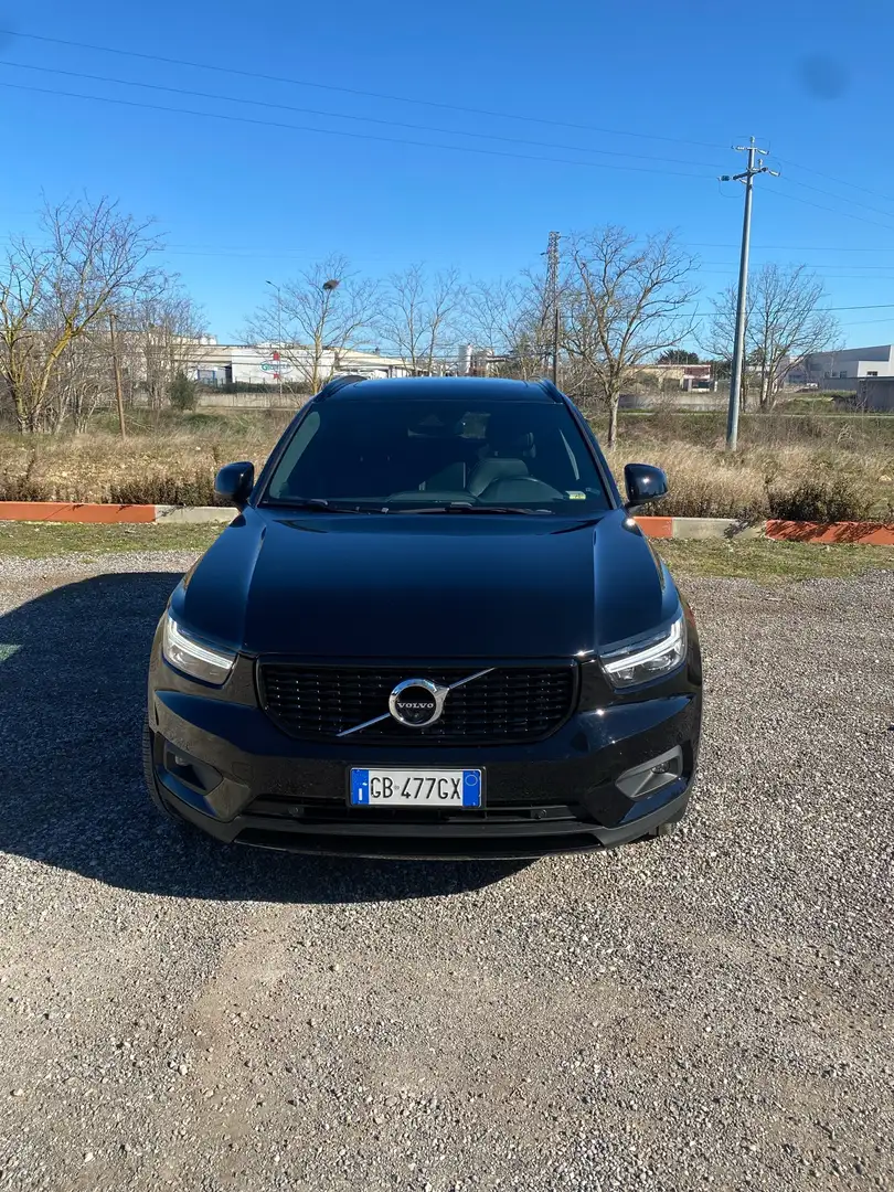 Volvo XC40 2.0 d3 R-design geartronic N1  fuoristrada Nero - 1