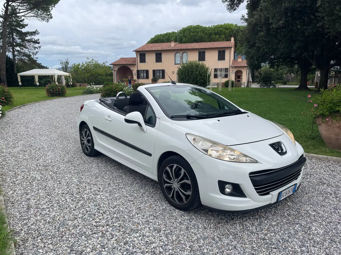 Peugeot 104 207 cc Weiß - 1