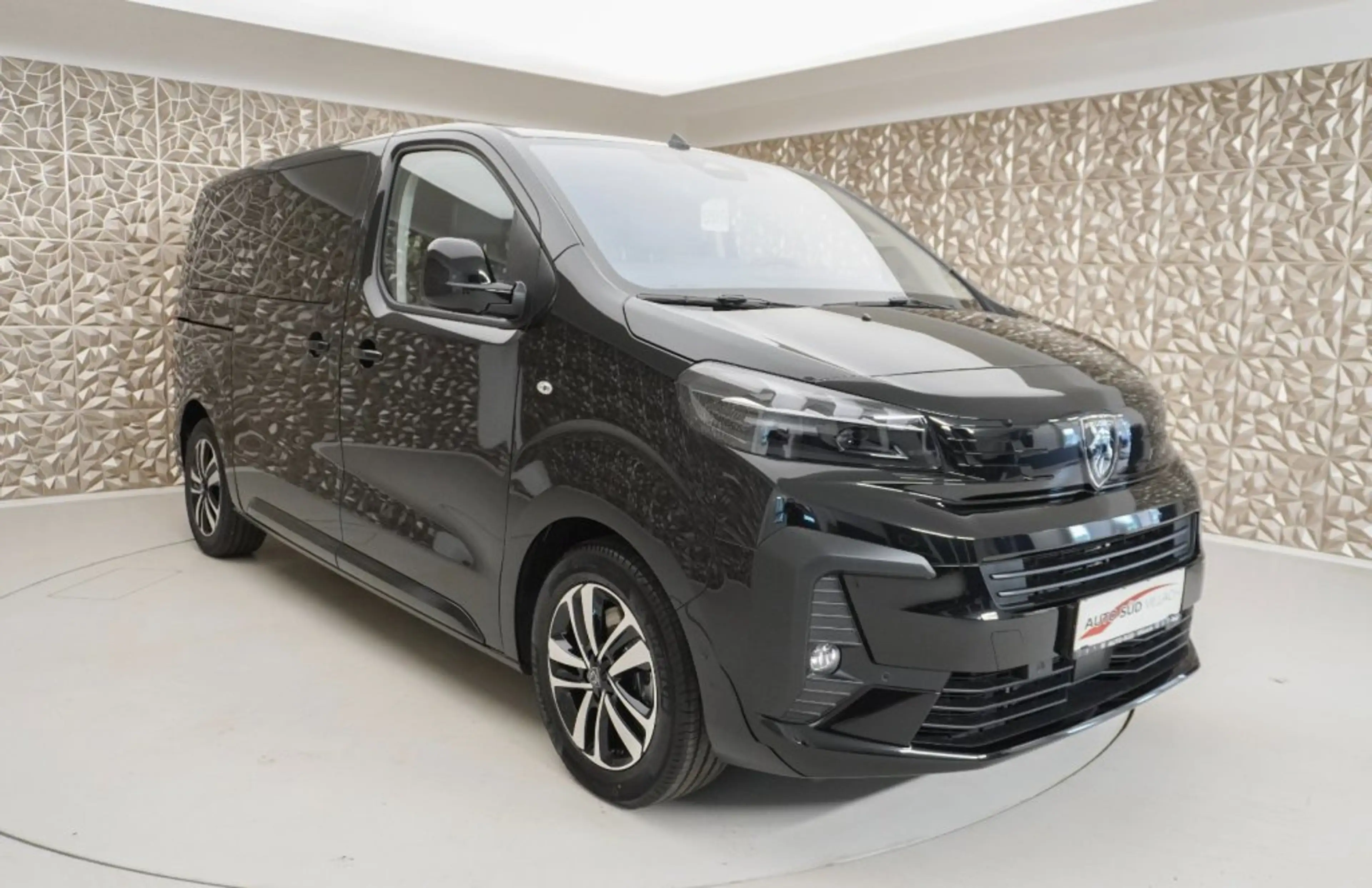 Peugeot Traveller PREMIUM L2 BHDI 180 EAT8 — photo 4