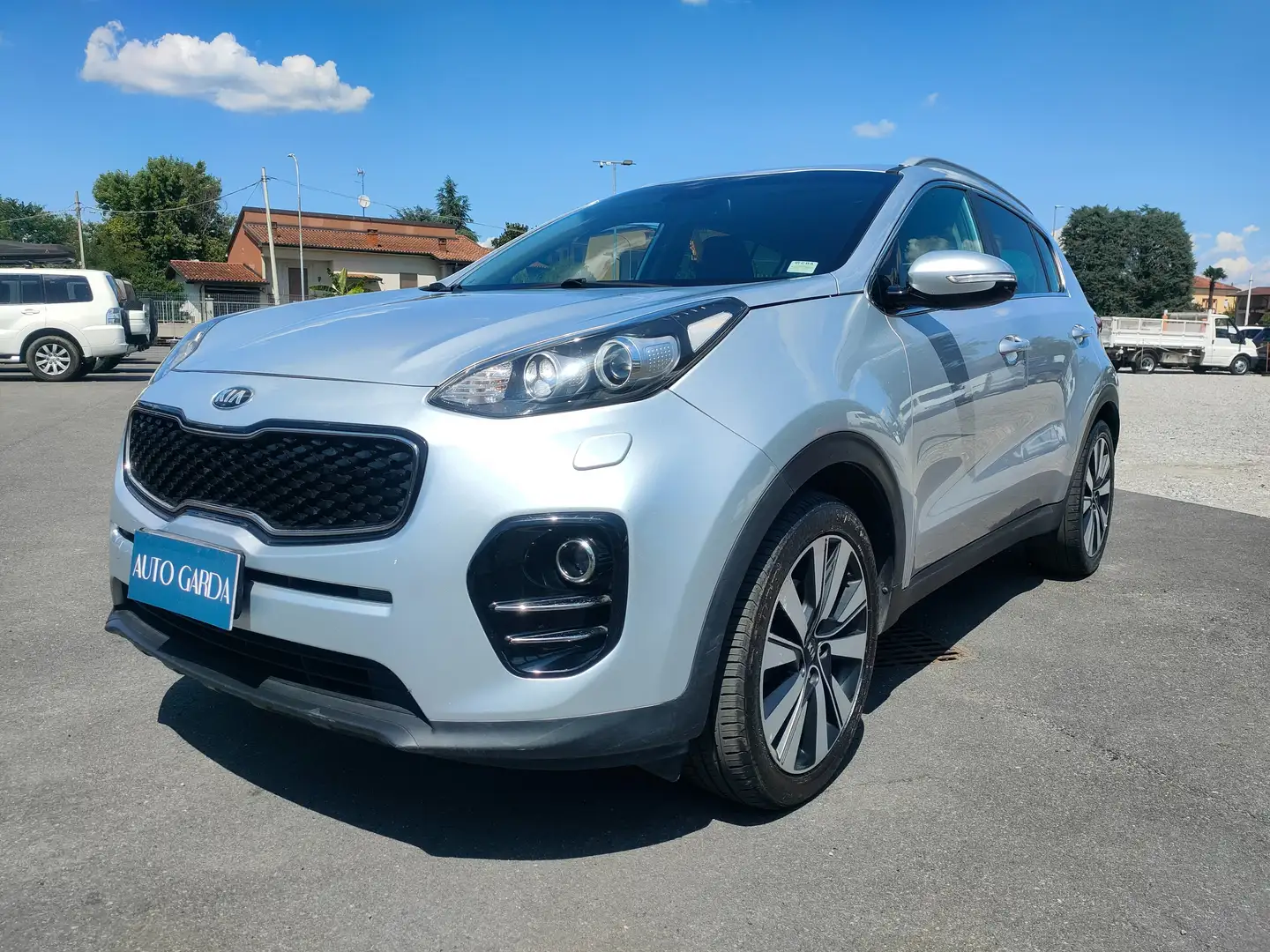 Kia Sportage IV 1.7 crdi Business Class 2wd 115cv NEOPATENTATI Argento - 1