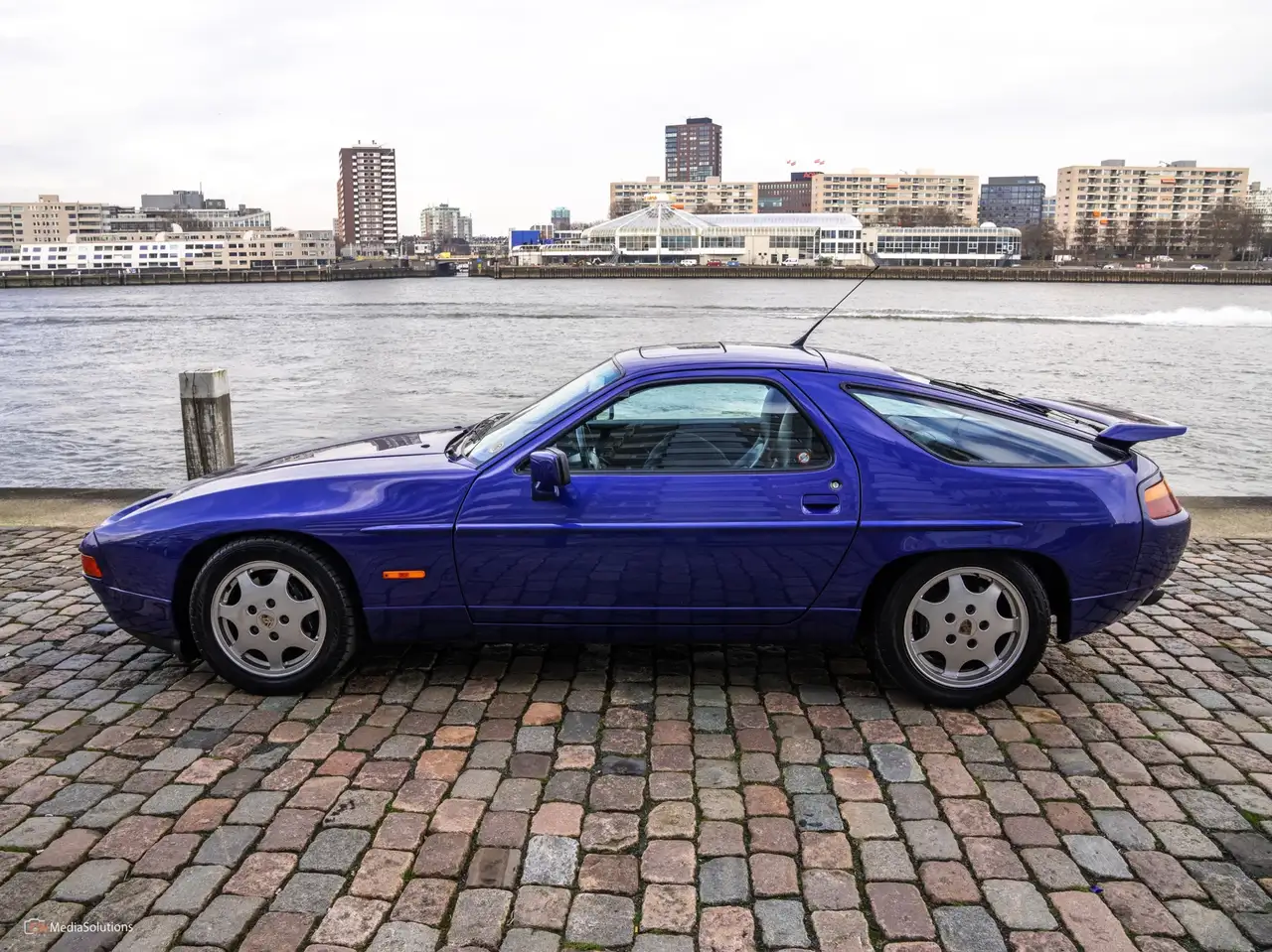 Porsche 928 5.0 S4 Coupé, foto 7