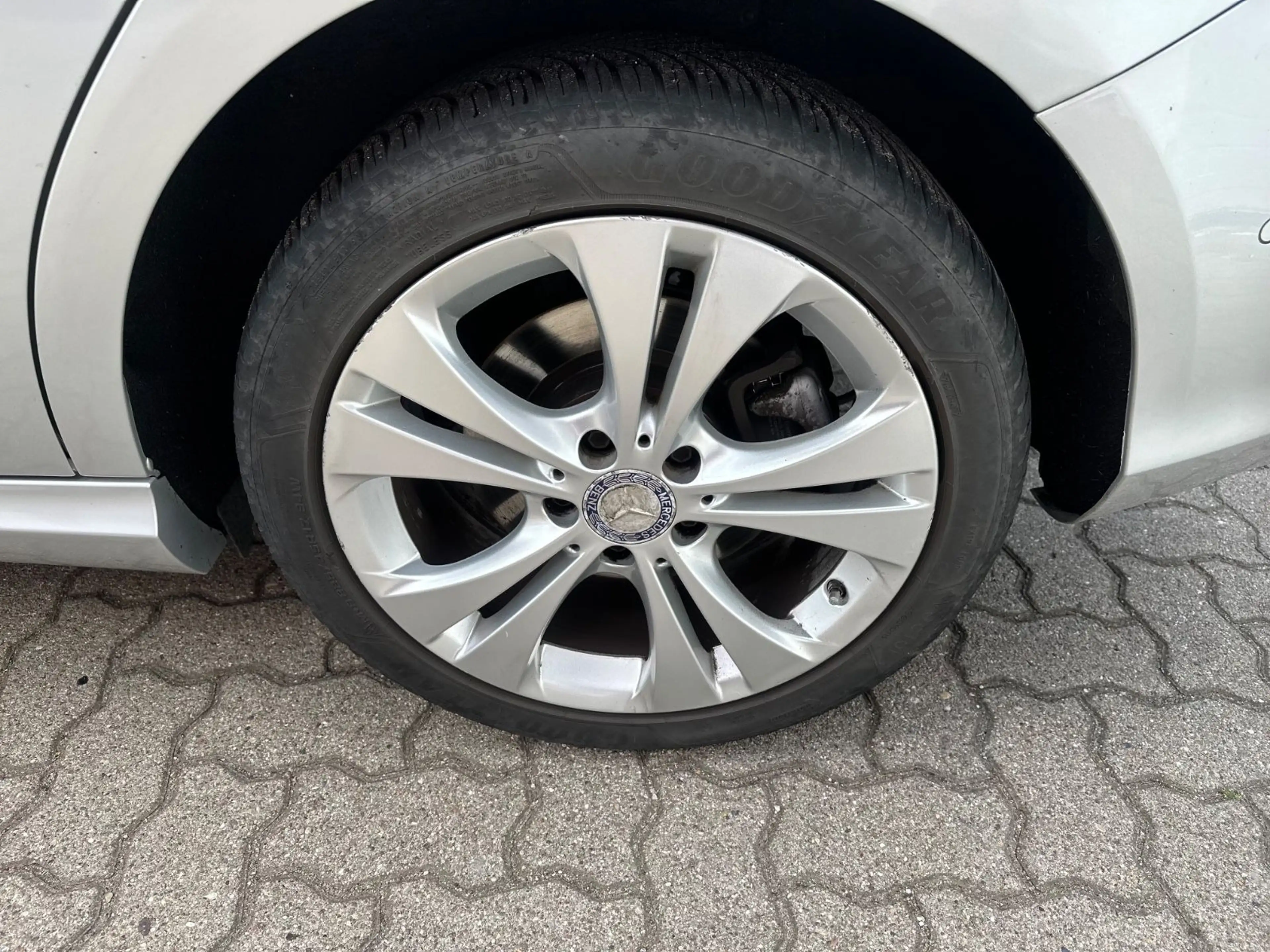 Mercedes-Benz B 220 CDI / d/PANO/NAVI/SHZ/TEMP/PDC/GJR/LMF — photo 8