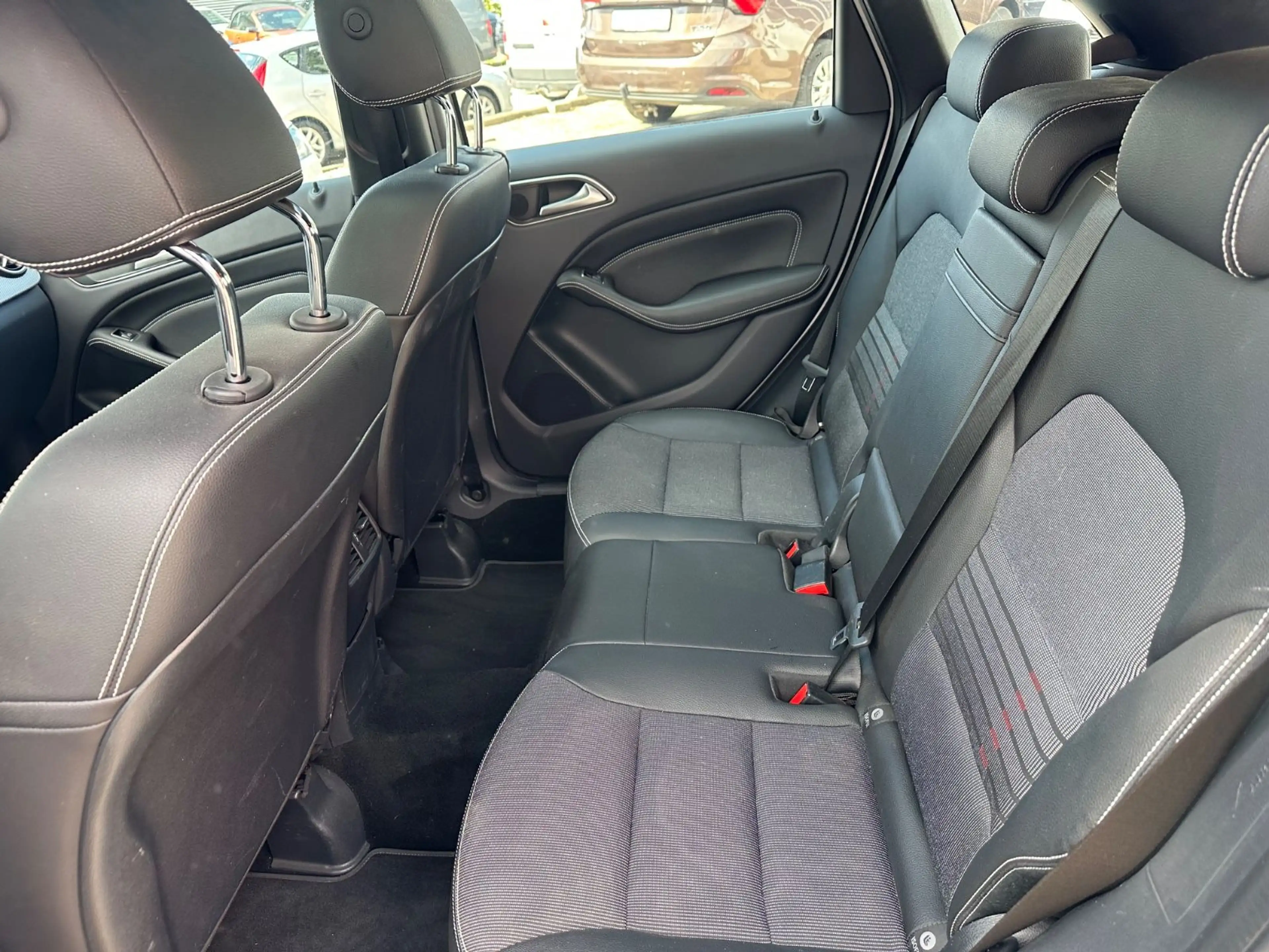 Mercedes-Benz B 220 CDI / d/PANO/NAVI/SHZ/TEMP/PDC/GJR/LMF — photo 11