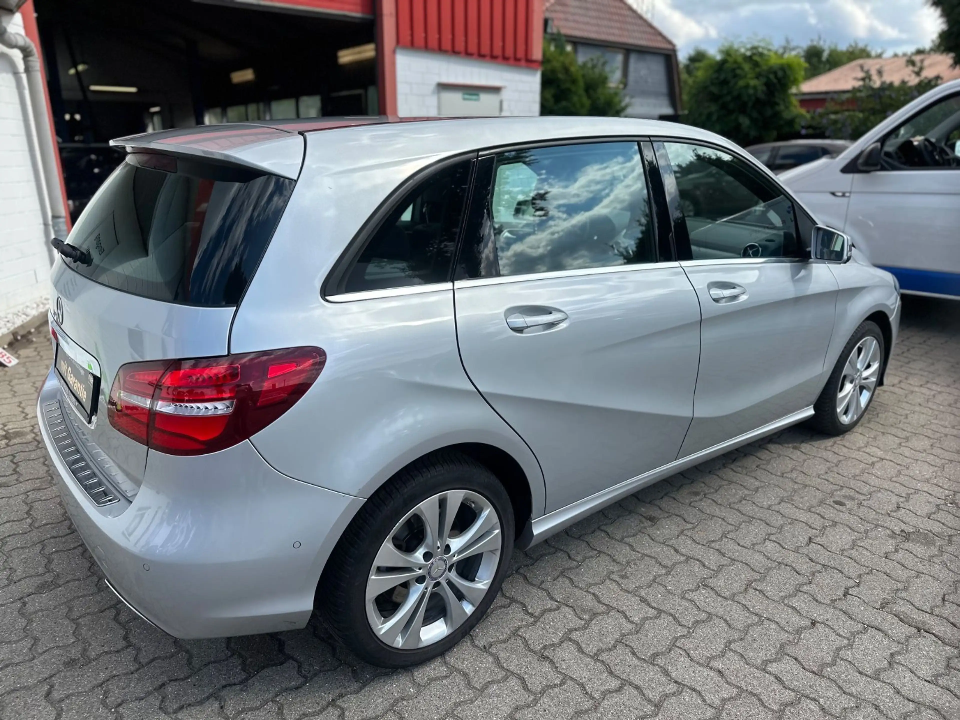 Mercedes-Benz B 220 CDI / d/PANO/NAVI/SHZ/TEMP/PDC/GJR/LMF — photo 5