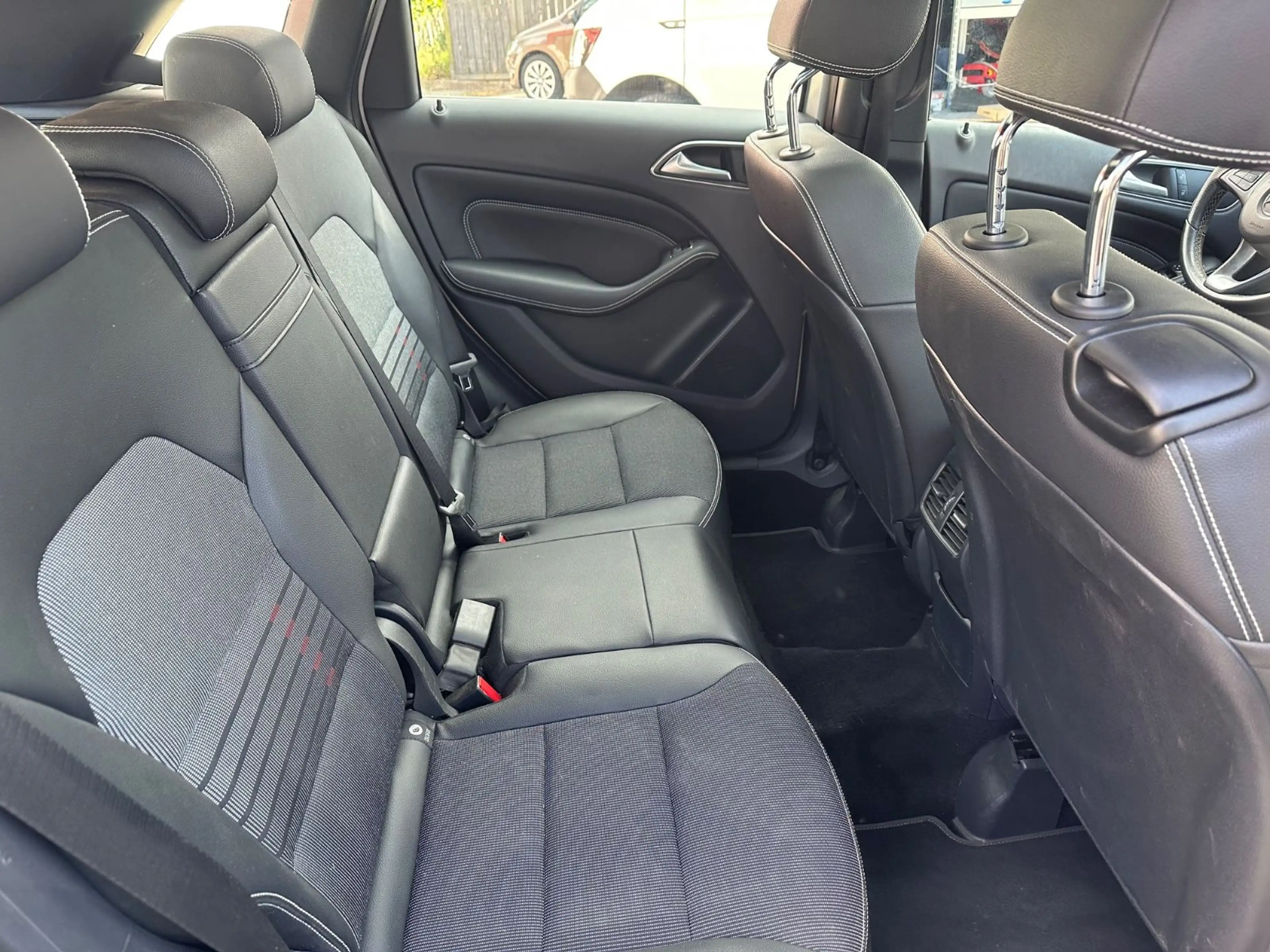 Mercedes-Benz B 220 CDI / d/PANO/NAVI/SHZ/TEMP/PDC/GJR/LMF — photo 14