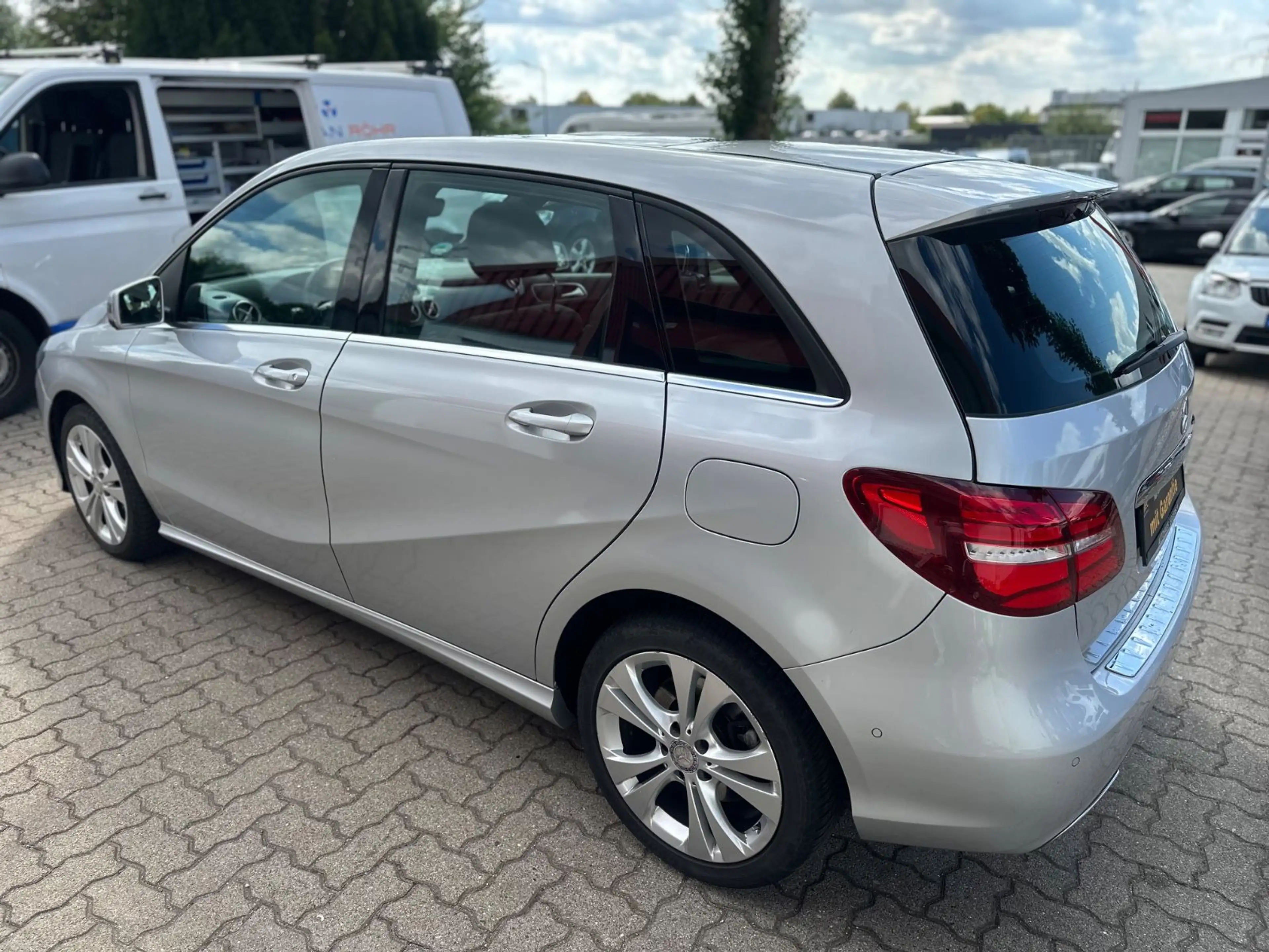 Mercedes-Benz B 220 CDI / d/PANO/NAVI/SHZ/TEMP/PDC/GJR/LMF — photo 7