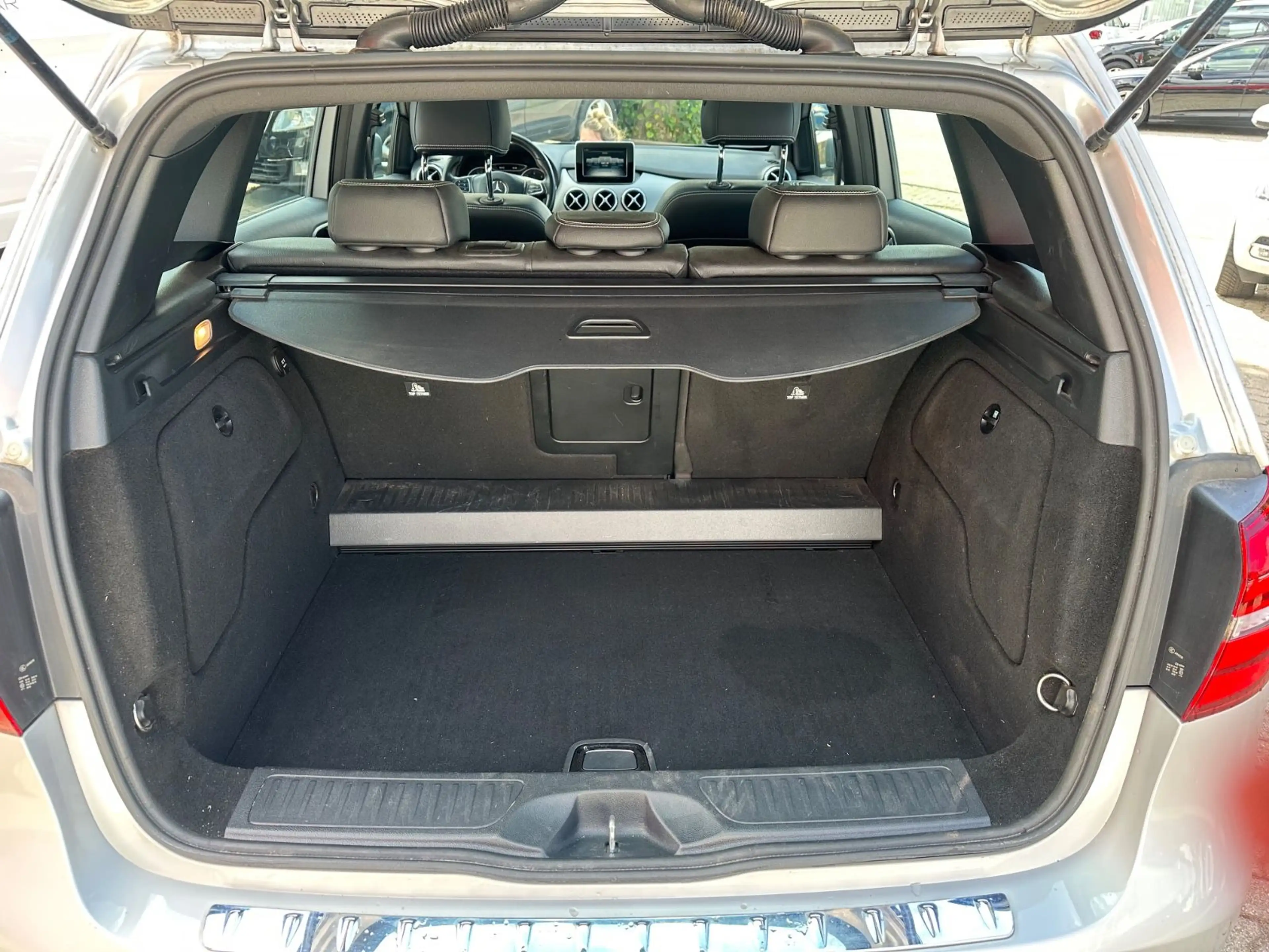 Mercedes-Benz B 220 CDI / d/PANO/NAVI/SHZ/TEMP/PDC/GJR/LMF — photo 15