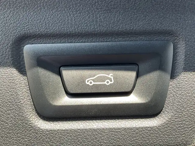 BMW I4 view 13
